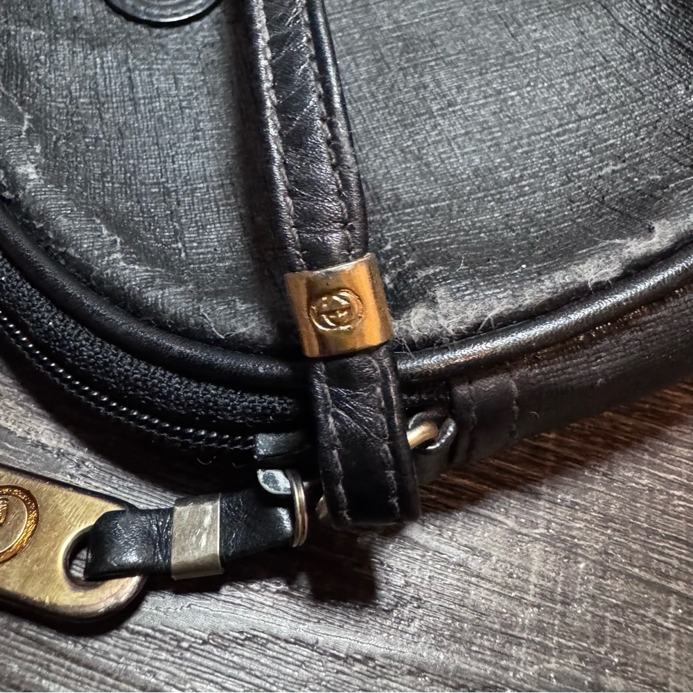 Gucci Vintage 1980s Black Crossbody Bag - Picture 4 of 11